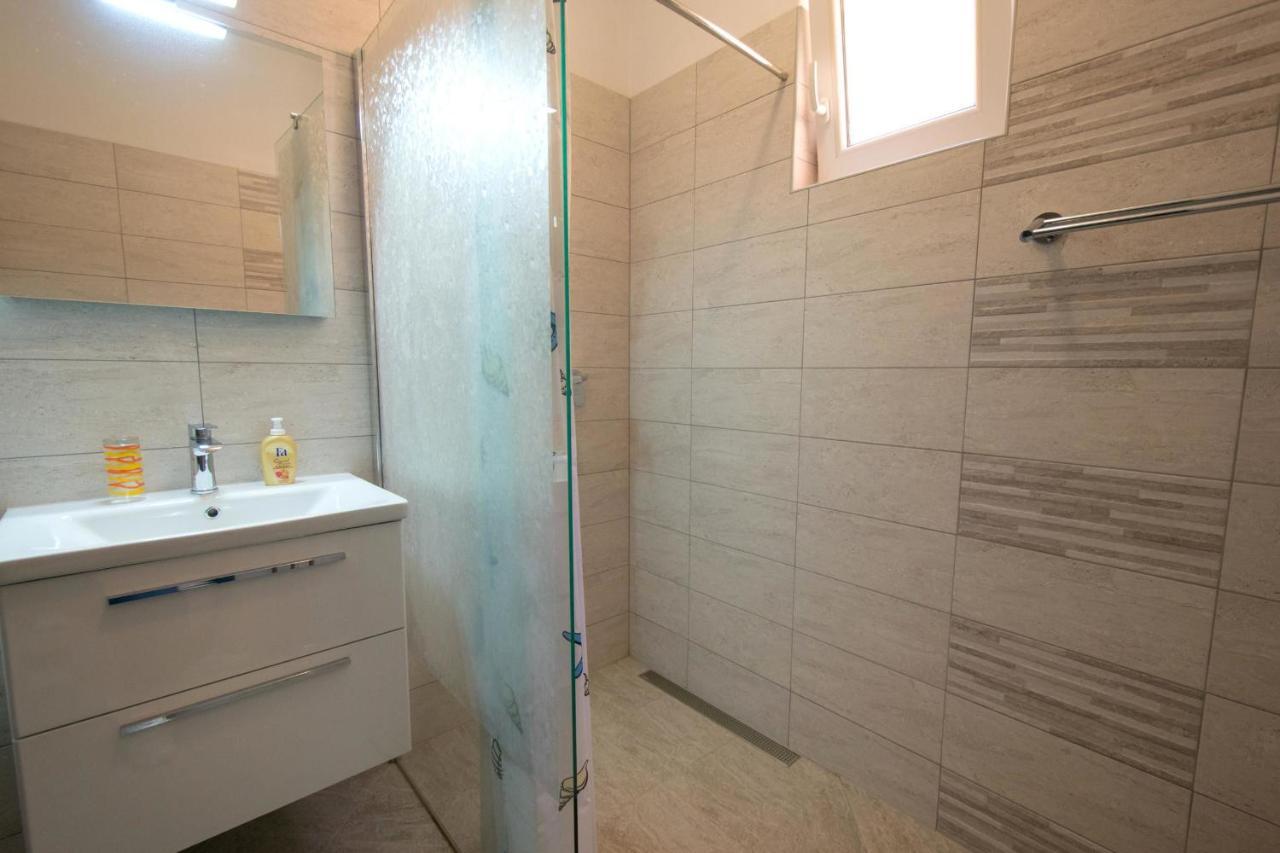 Apartments Mladenka Malinska Extérieur photo