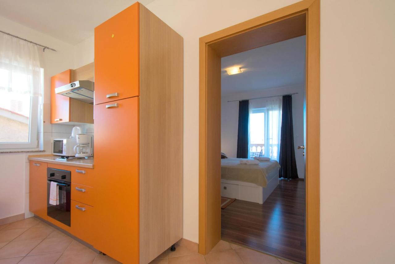 Apartments Mladenka Malinska Extérieur photo