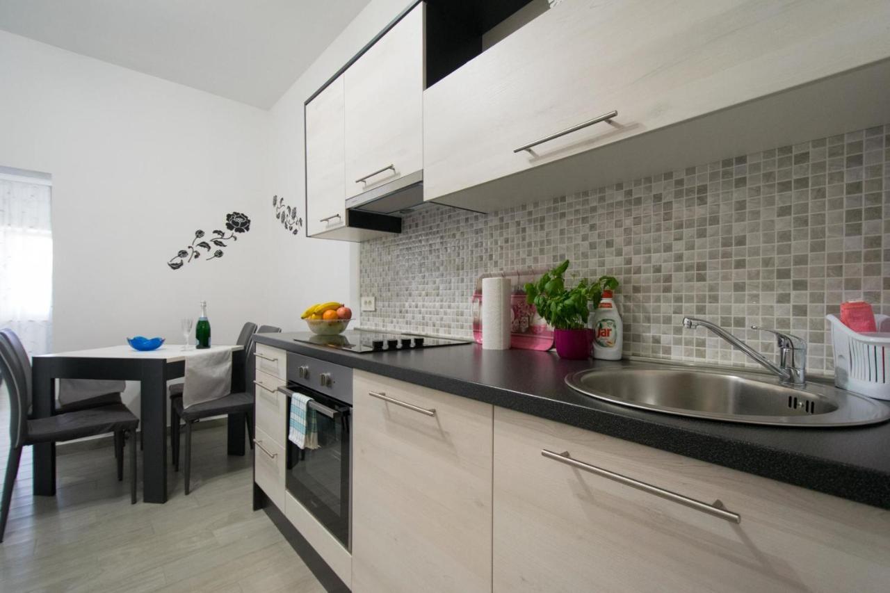 Apartments Mladenka Malinska Extérieur photo
