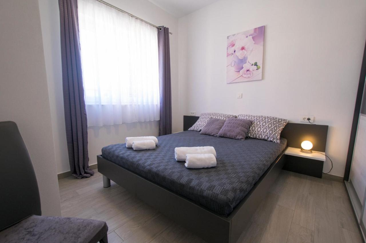 Apartments Mladenka Malinska Extérieur photo
