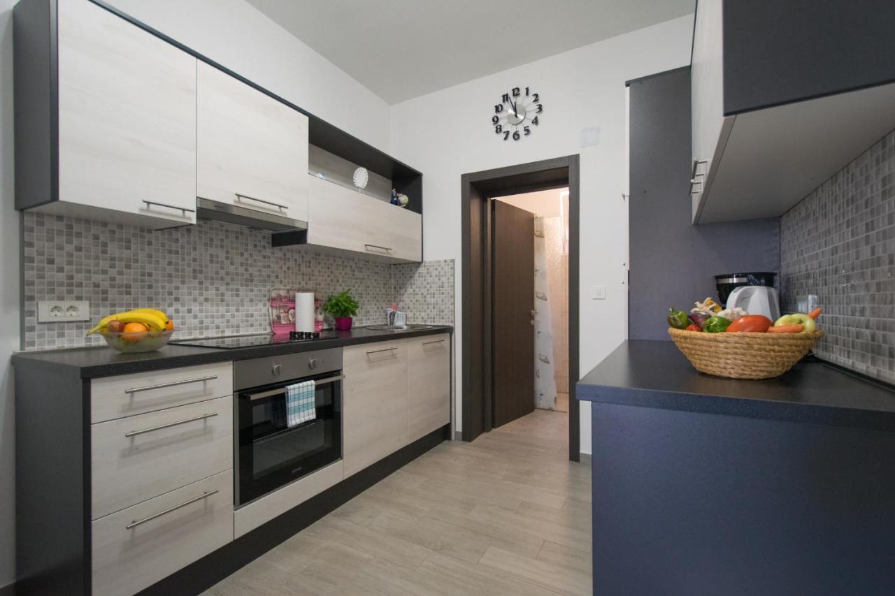 Apartments Mladenka Malinska Extérieur photo