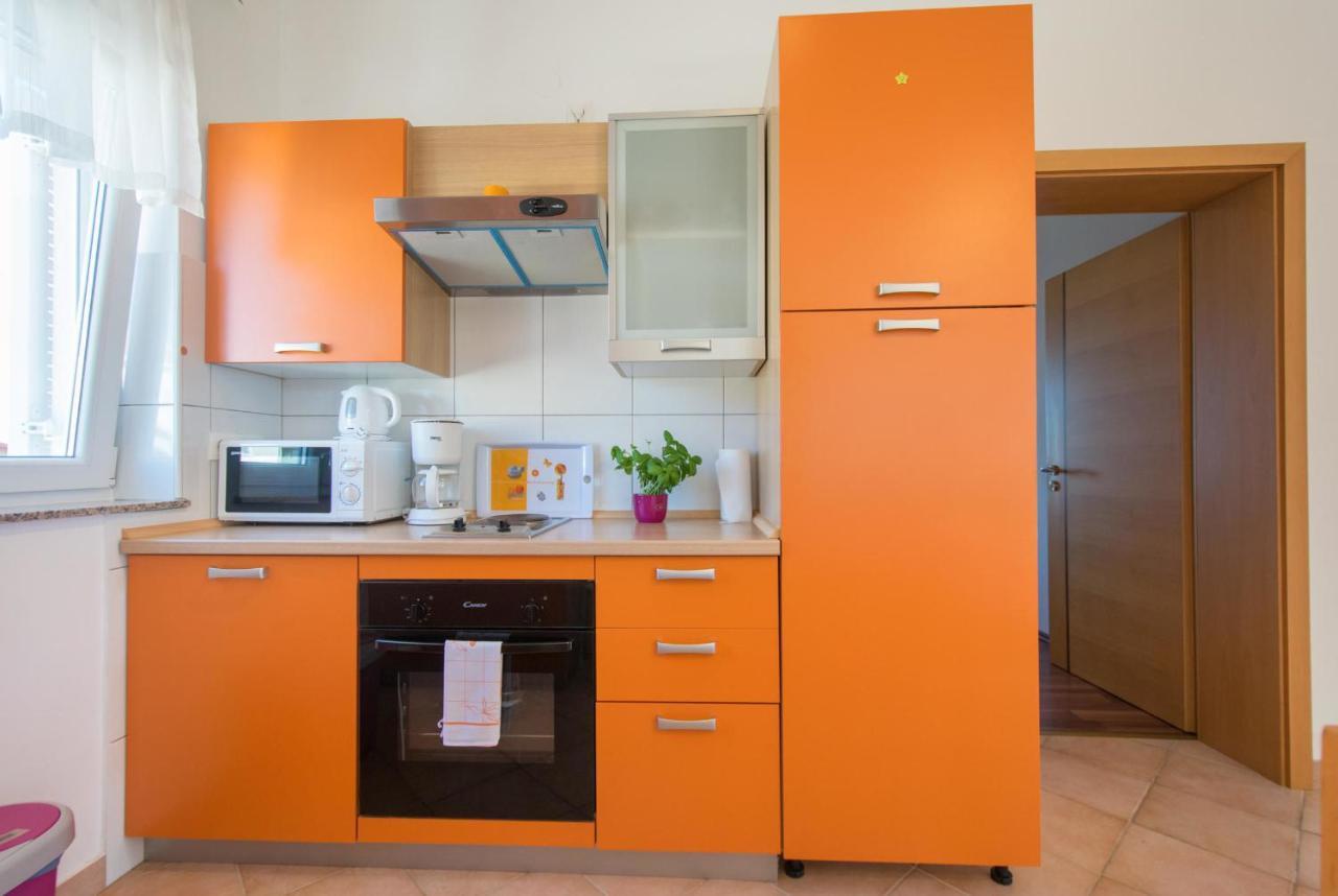 Apartments Mladenka Malinska Extérieur photo