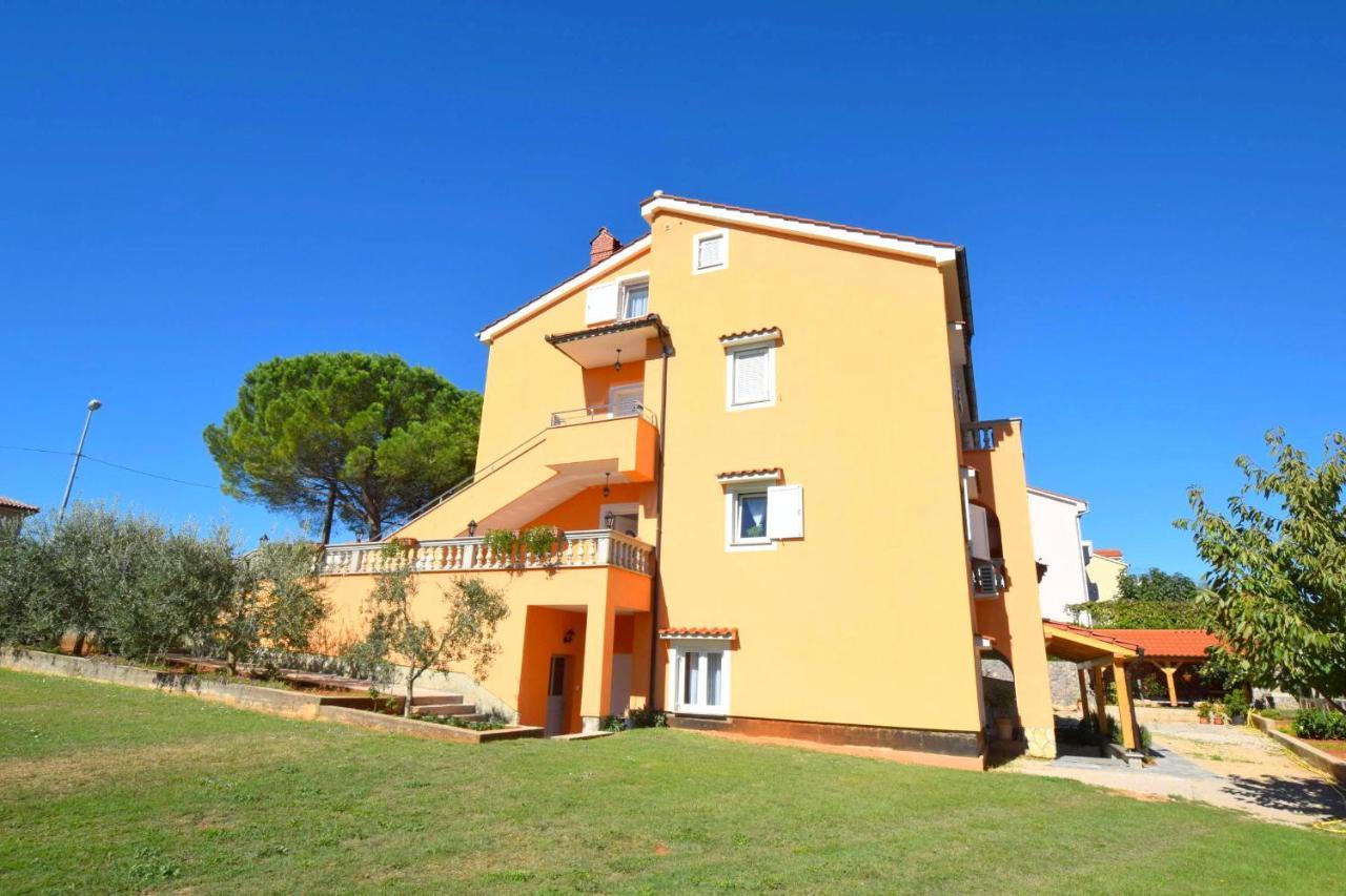 Apartments Mladenka Malinska Extérieur photo